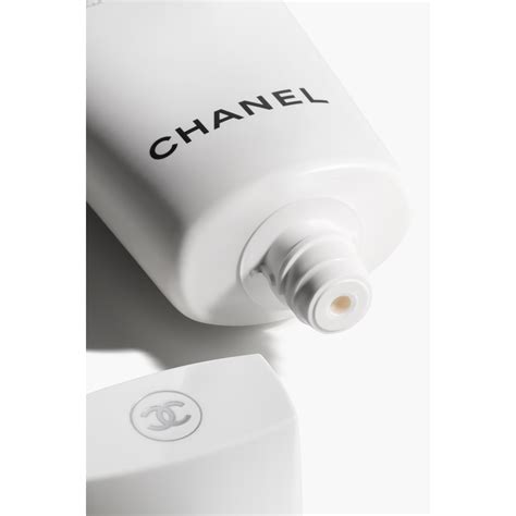 chanel foaming cleanser山茶花|Chanel le blanc.